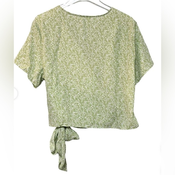 Lush - Sage Green Floral V-Neck Short Sleeve Faux Wrap Blouse Si… - Picture 3 of 13